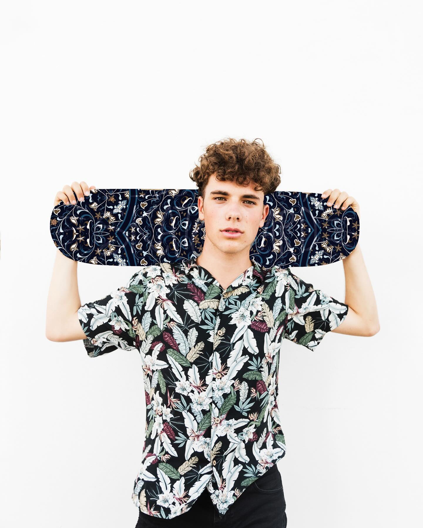 ArtDeck Axel - Sleek Printed Skateboards